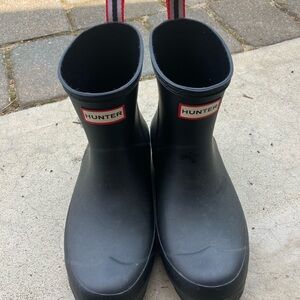 Woman’s Hunter rain boots size 9
